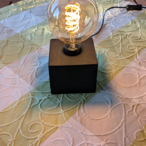 Little table lamp (Philips hue filmament)