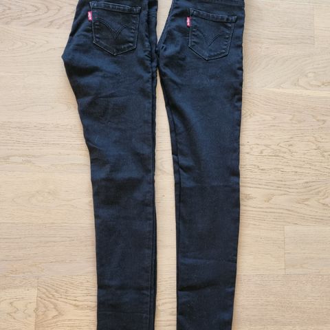 2 stk Levis 710 super skinny str 10 år. Pris for begge