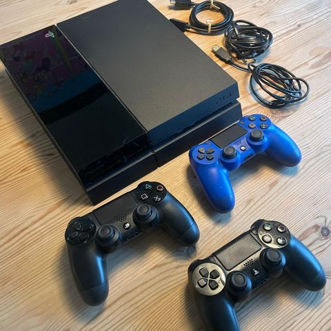 (Reservert) PlayStation 4 selges rimelig