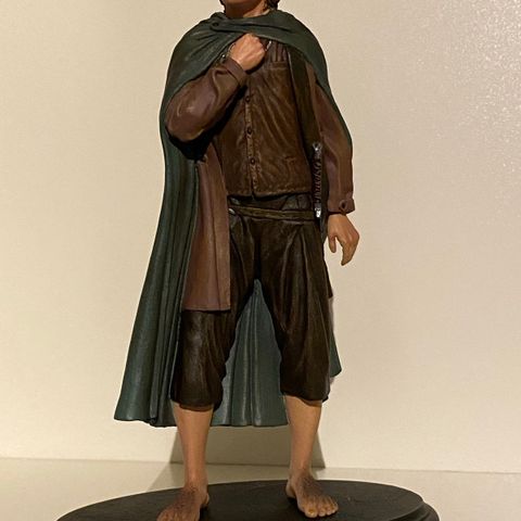 Frodo Baggins 1/6 statue - lord of the rings