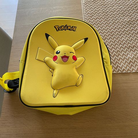 Pokémon Ryggsek - Pikachu