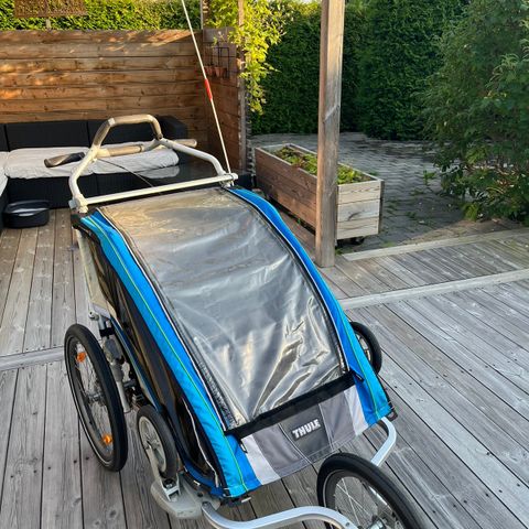 Thule Chariot CX2 sykkelvogn  for to, med  «joggehjul», trillehjul og babyslynge