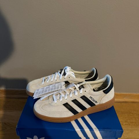 Adidas spezial