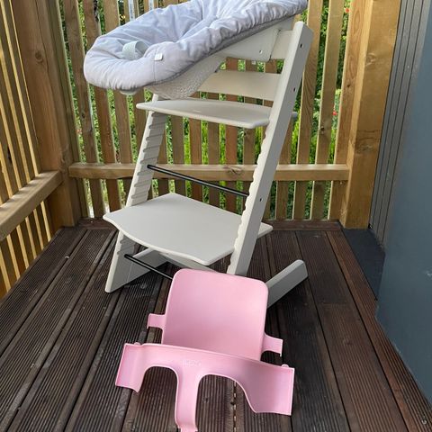 Beige Stokke Tripp trapp m/ nyfødtdel + babyset