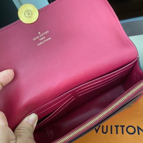 LOUIS vuitton Fuchsia