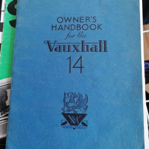 Vauxhall instruksjonsbok.