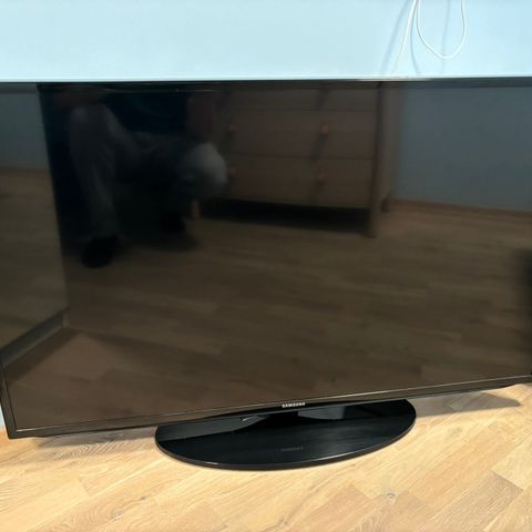 Samsung TV 46” (117 cm diagonal)