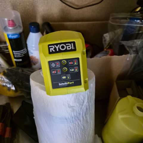 Ryobi lader