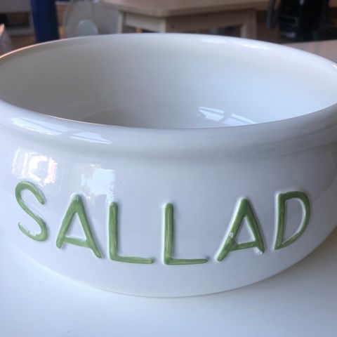 Stor salat bolle fra Bruka Design Stockholm