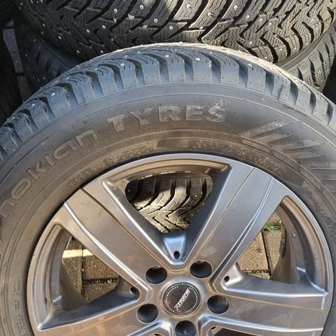 215/65R16 Peugeot Citroën Toyota vinterhjul med pigg