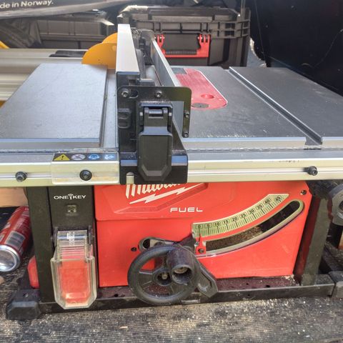 Milwaukee m18 bordsag