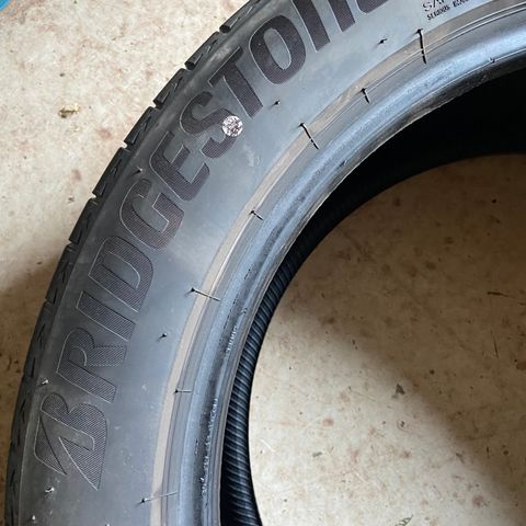 Bridgestone  alenza  001 , 255/50 R20   109 H .