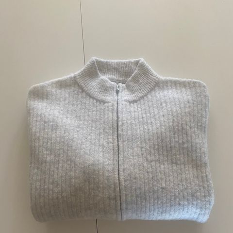 Holzweiler Penguin Knit Cardigan, lys grå, str XS