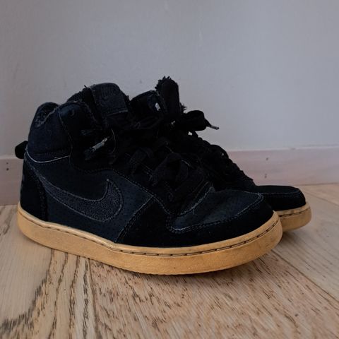 Nike Airforce sort «semsket»