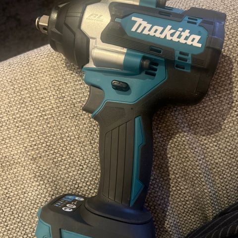 MAKITA MUTTERTREKKER DTW700Z LXT® 18V