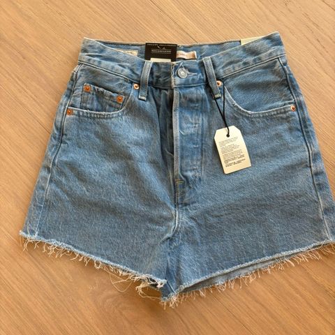 Ny Levis Ribcage shorts str 26