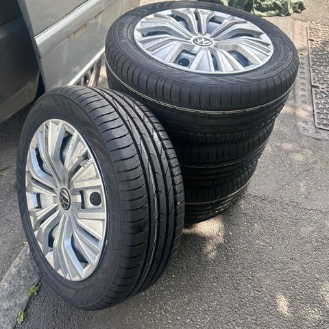 17" Caddy Maxi / Cargo nesten helt nye Nokian sommerdekk med felger