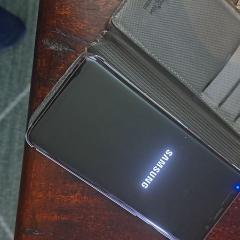 Samsung galaxy s9 64 GB selges