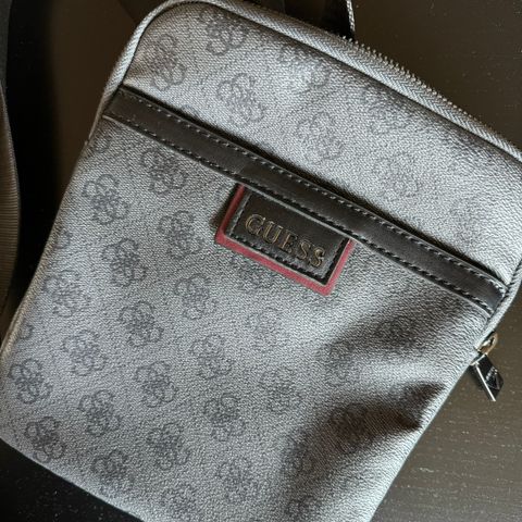 Guess crossbody herre