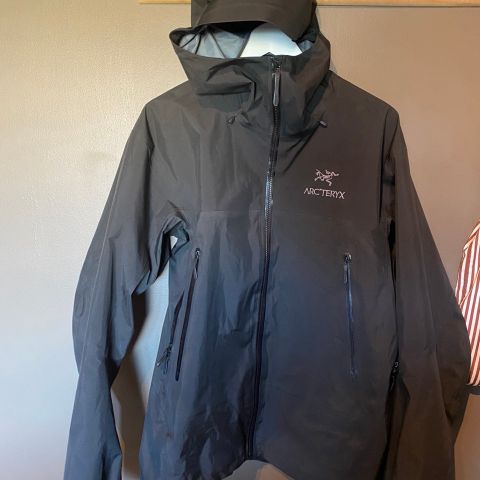 Arcteryx Beta AR Stormhood Medium