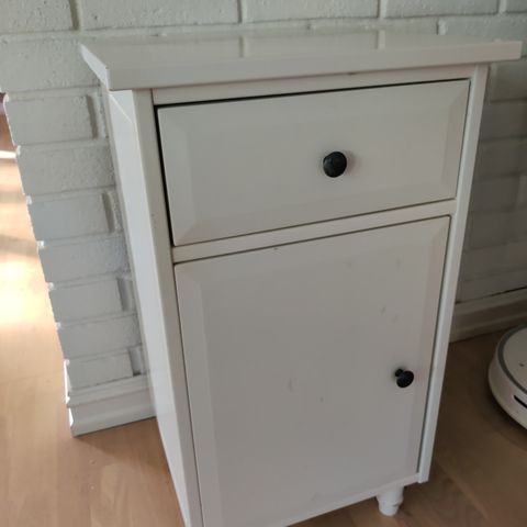 Hemnes nattbord