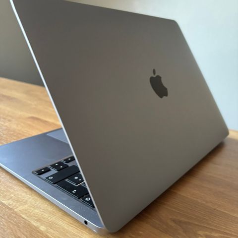 Apple MacBook Air 512 M1 chip 8-core CPU and 8-core GPU - Space Grey