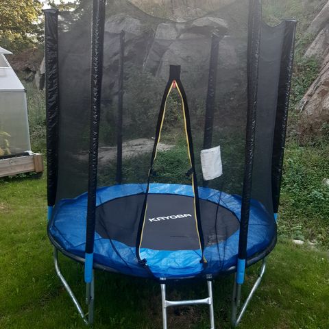 Pent brukt trampoline selges rimelig