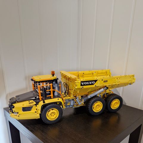 Lego technic 42114 Volvo A60H Dumper