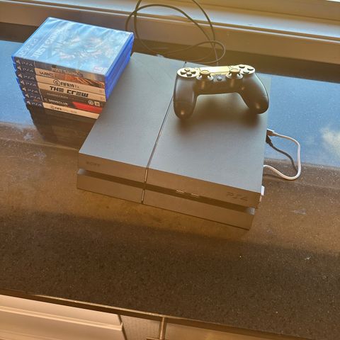 Playstation 4,500Gb, med spill