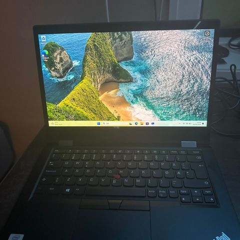 Lenovo Thinkpad L13 yoga 2-in-1 bærbar pc med touch skjerm.