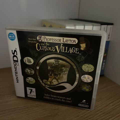 Professor Layton and the curious Village (Nintendo DS)