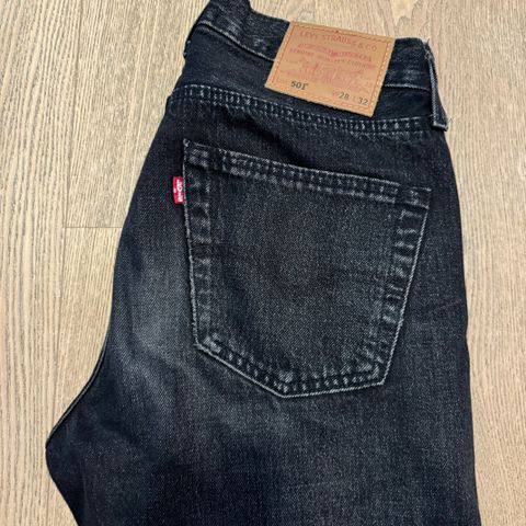 Super sort LEVIS 501 bukse str W:28 L:32 selges!