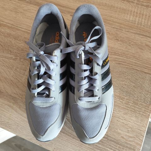 adidas størrelse 44 herre ny