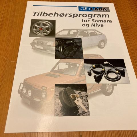 BILBROSJYRE - LADA TILBEHØRSPROGRAM FOR SAMARA OG NIVA - 1994