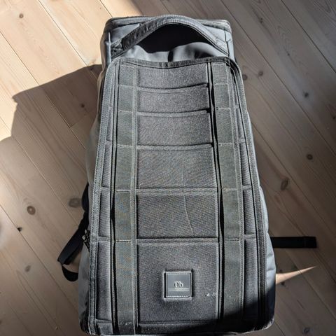 DB douchebag Hugger 30L