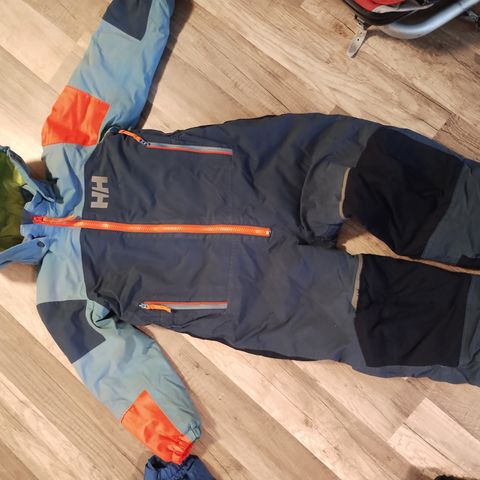 Vinterdress fra Helly Hansen str 104