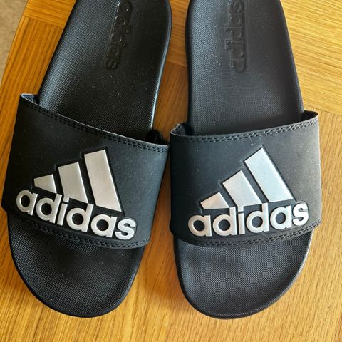 Ubrukte Adidas slippers