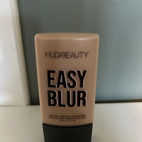 Huda beauty easy blur