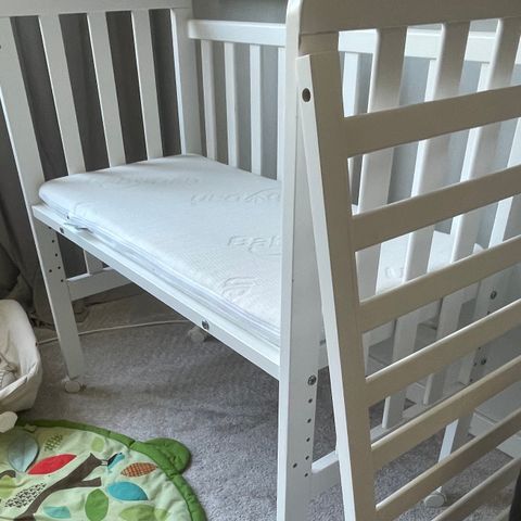 Flott bedside crib!