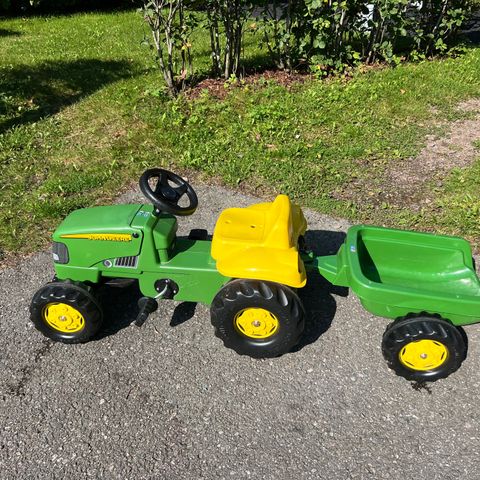 Fint brukt John Deere traktor