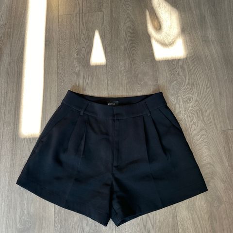 Gina Tricot shorts