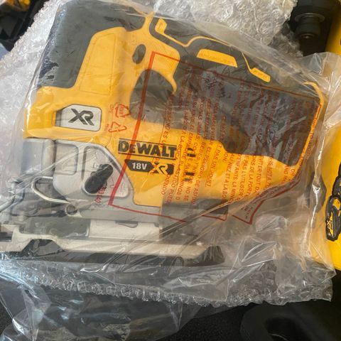 Ny dewalt stikksag dcs334