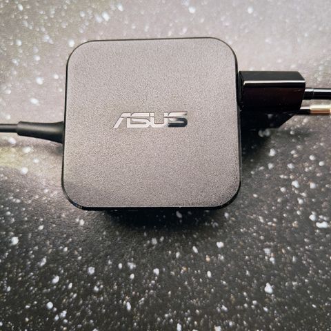 Asus Ac Adapter ADP 45BW Z