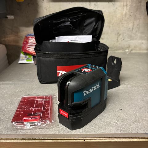 MAKITA 12V KRYSSLASER SK105D