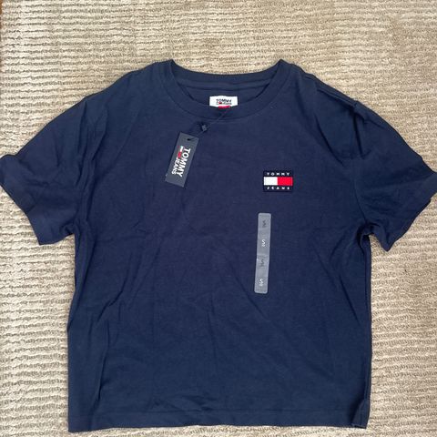 Ubrukt/ny! Flott Tommy Jeans t-trøye str S fra Tommy Hilfiger