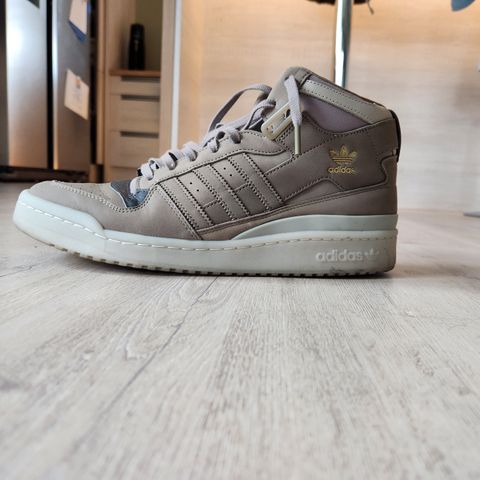 Adidas sko 45 1/3