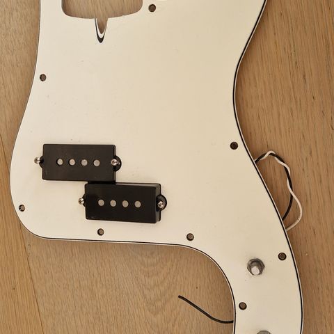 Fender Plekterbrett med elektronikk