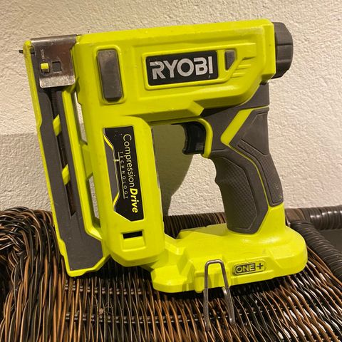 Ryobi R18ST50-0 batteridrevet stiftepistol 18 V