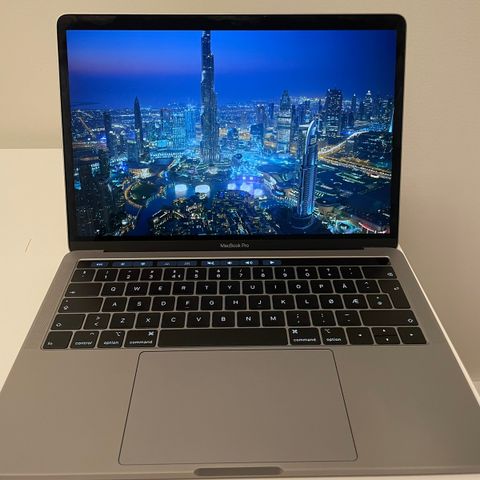 MacBook Pro 13 Inch 2019 med Pcveske