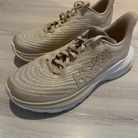 Hoka mach johaug edition